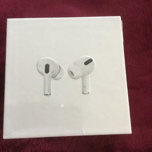 Apple AirPods 2nd Generation with Charging Case in White